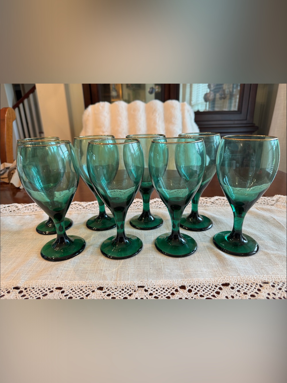 Set of 8 Emerald Green Vintage  Stemmed gold rimmed Wine Glasses